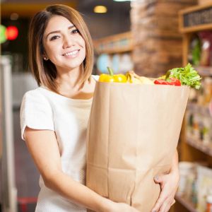 woman grocery shopping