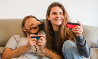 Nintendo Switch OLED: Couple playing switch