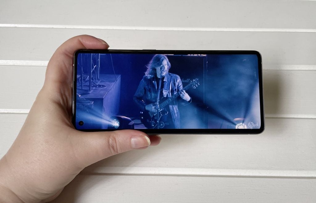 Video streaming on the OPPO Find X5